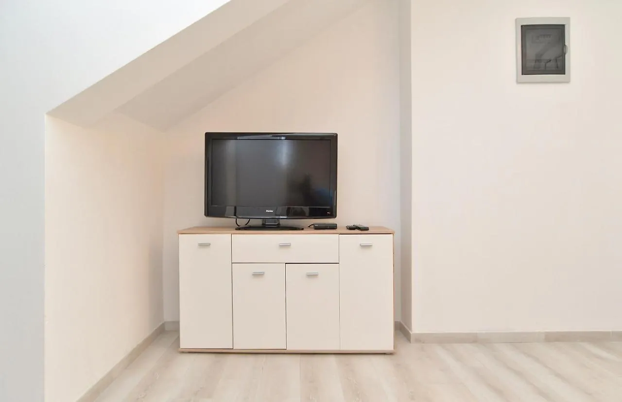 Apartments Zivan 1739 メドゥリン 0*,  クロアチア