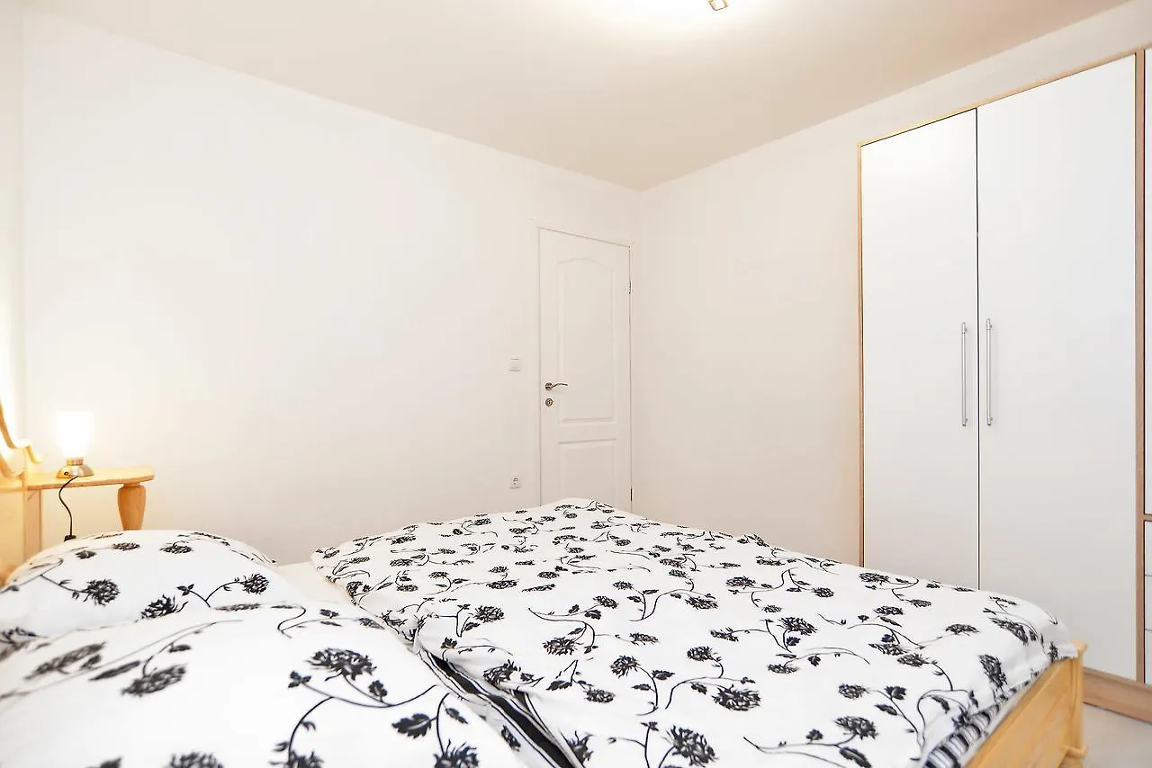 Apartments Zivan 1739 Medulin