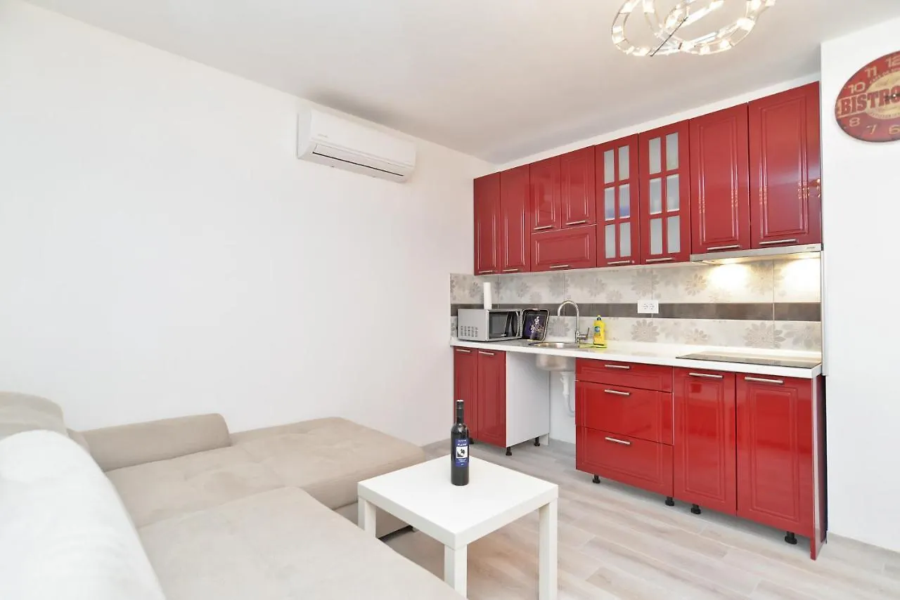 Apartments Zivan 1739 メドゥリン