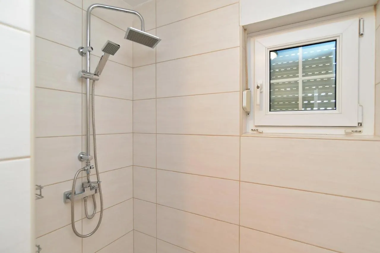 Apartments Zivan 1739 メドゥリン