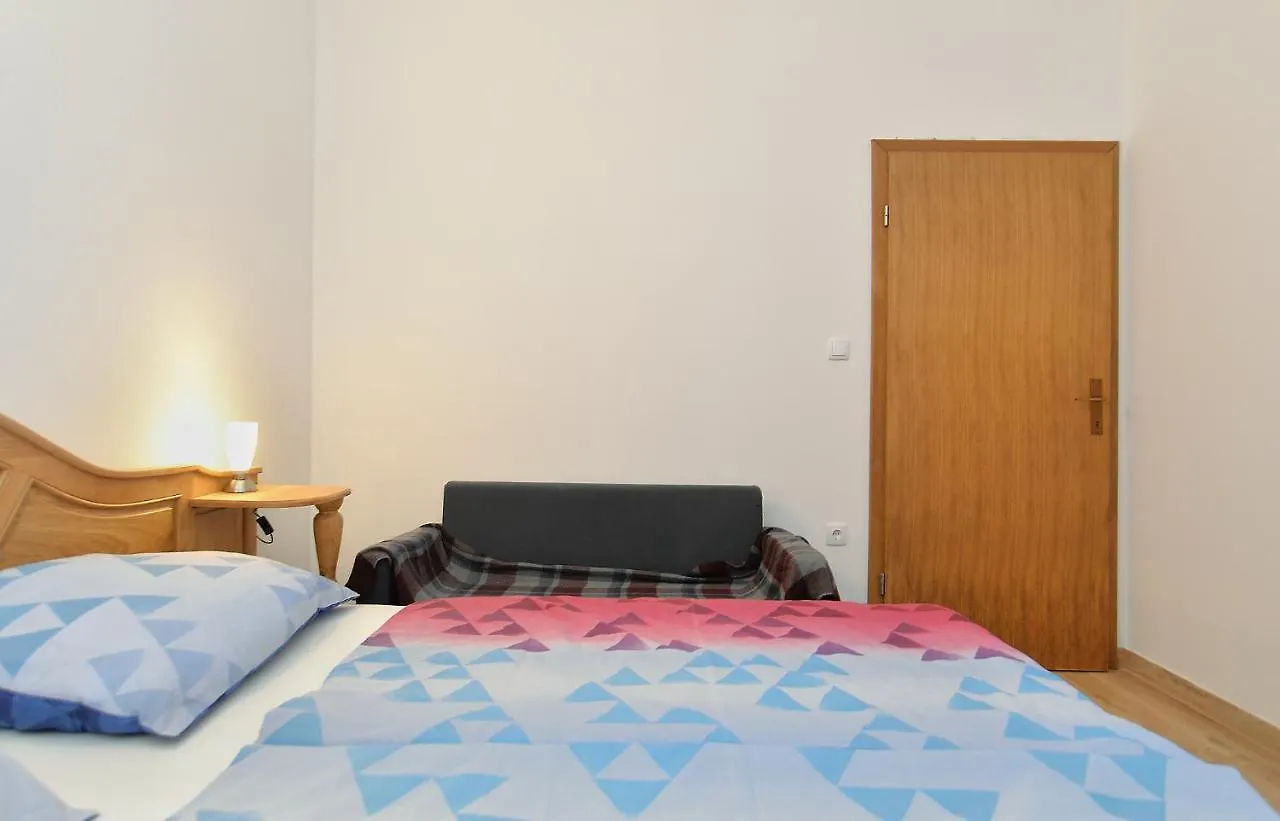 Apartments Zivan 1739 メドゥリン