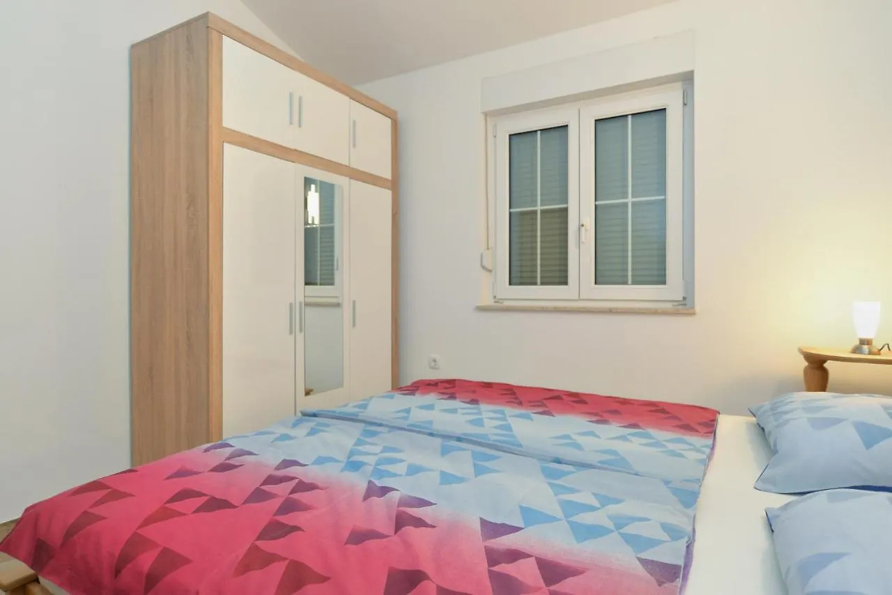 Apartments Zivan 1739 メドゥリン