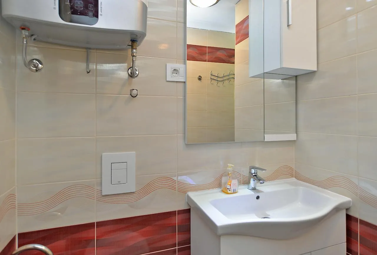 Apartments Zivan 1739 メドゥリン