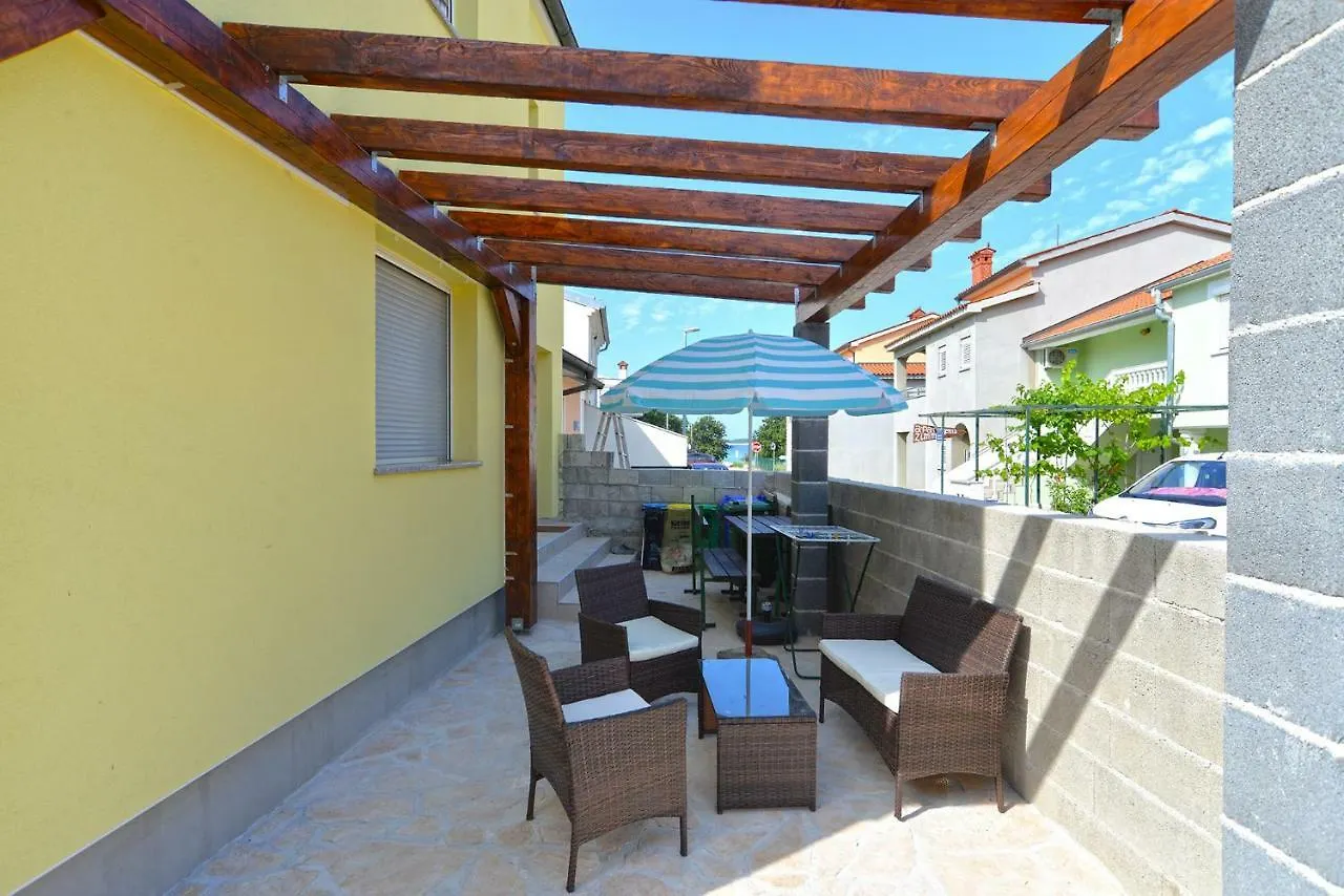 Apartments Zivan 1739 Medulin
